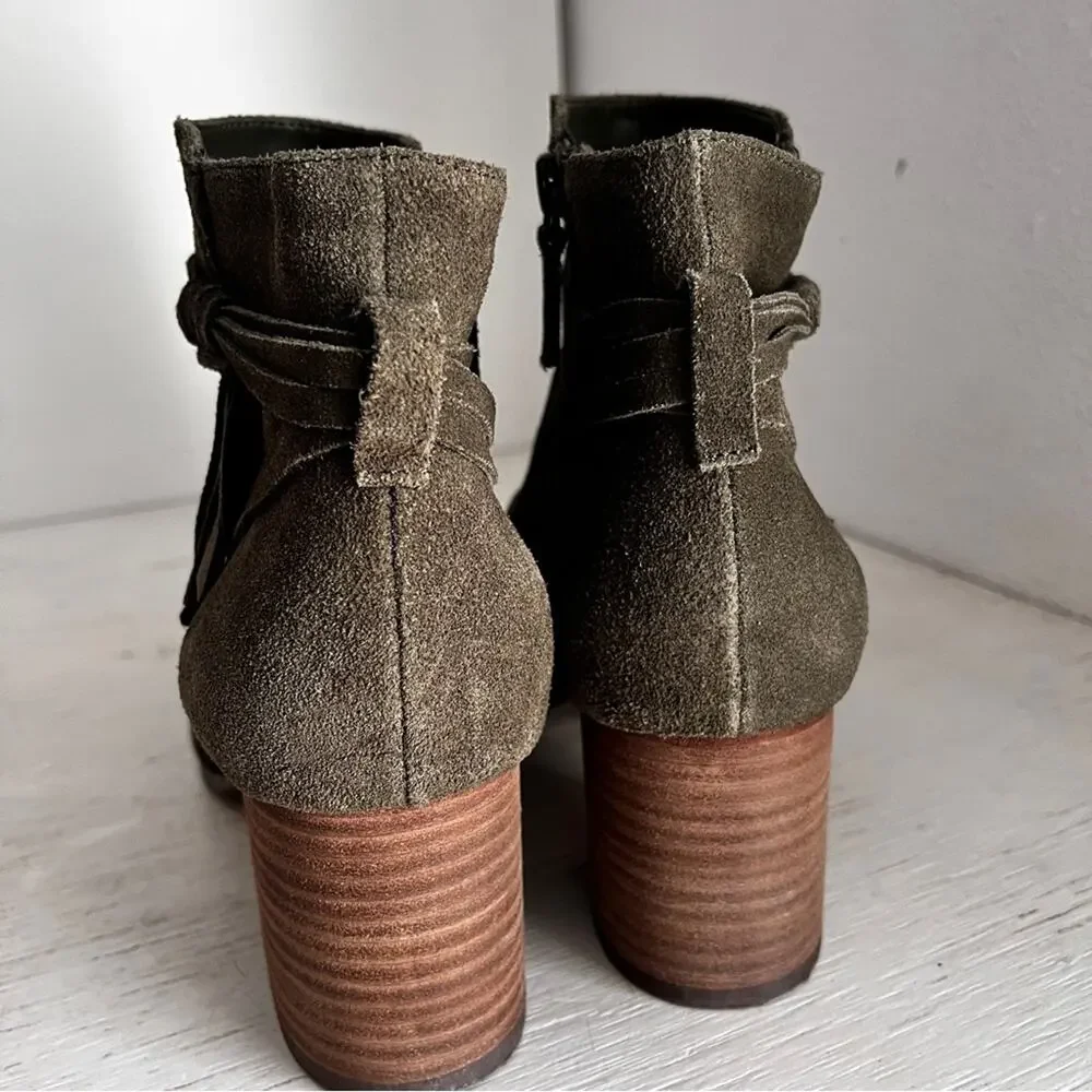 Violet & Red Jenna olive green suede ankle boot block heel size 9.5